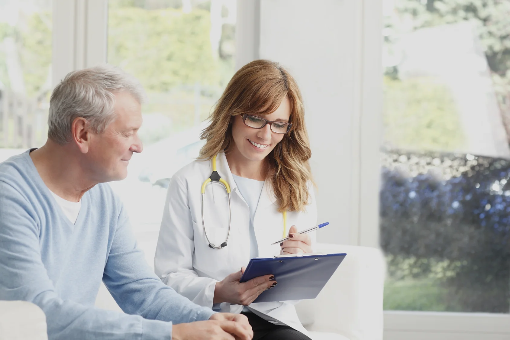 Ein Arzt und ein Patient