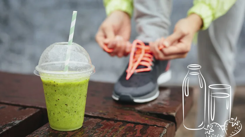 um smoothie e um par de tênis